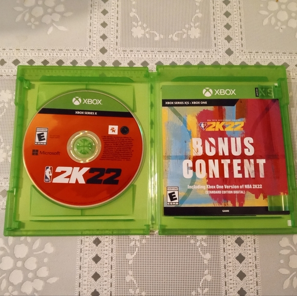 Xbox X NBA2K22 75th Anniversary Cover-Game, Jabbar, Durant, and Nowitzki - Picture 3 of 6